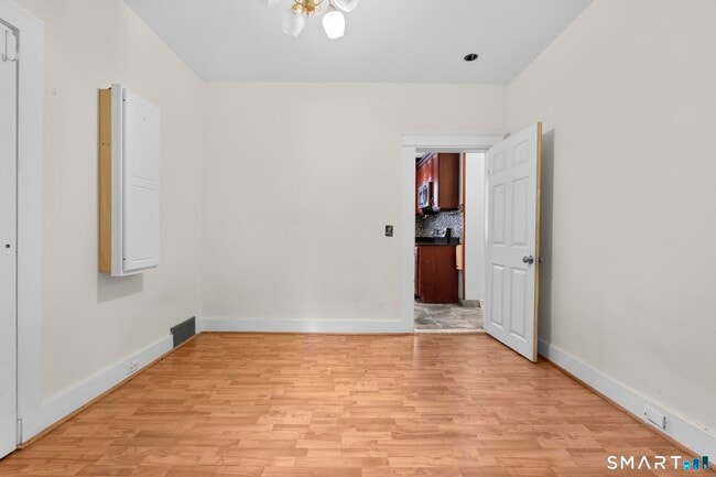 Building Photo - 242 Prospect St