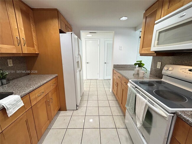 Building Photo - 9780 SW 92nd Terrace