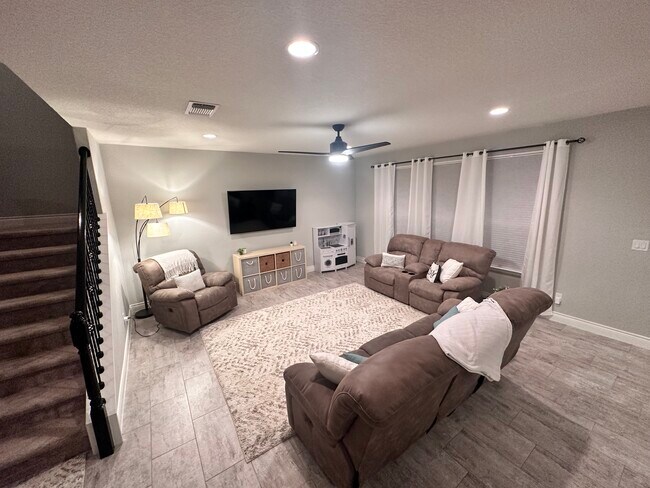 Building Photo - 27348 Caroline Way