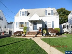 Building Photo - 9-11 2nd St