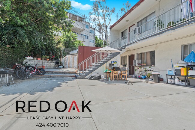 Building Photo - Contemporary One Bedroom with Lots of Natu...