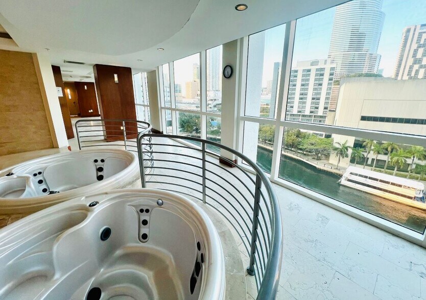 Building Photo - 41 SE 5th St