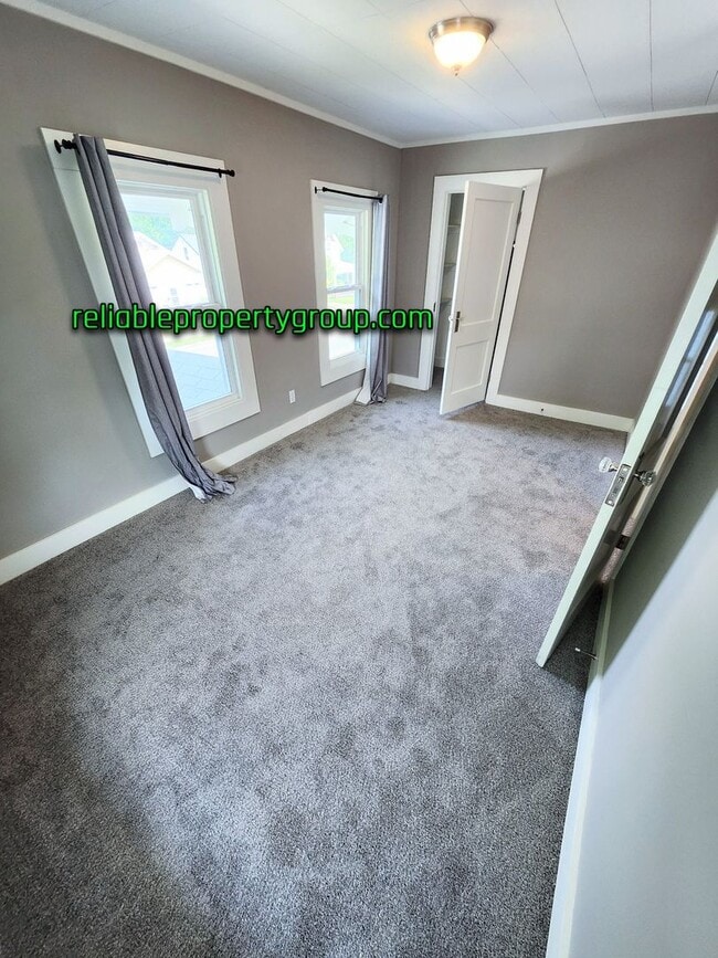Building Photo - New Listing in Fort Wayne
