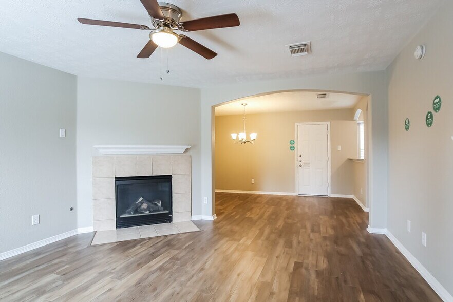 Building Photo - 26614 Cypresswood Dr