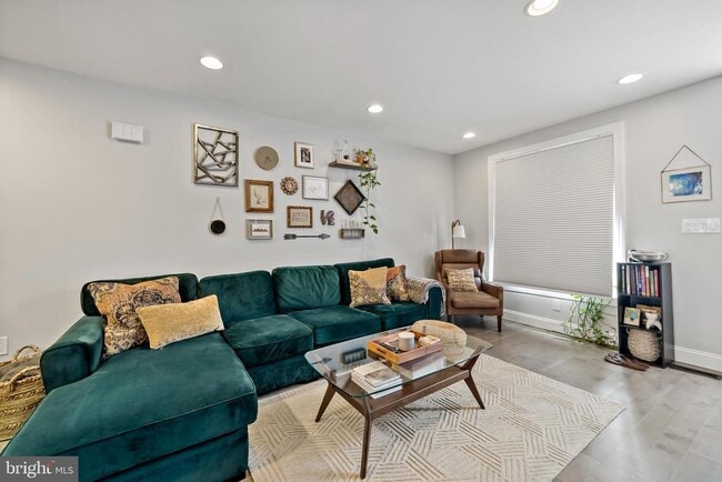 Building Photo - 1225 Tree St