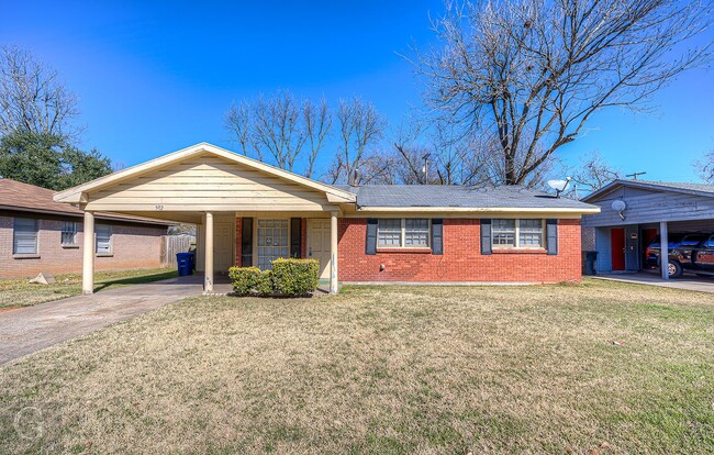 Building Photo - Beautiful 3 bedroom