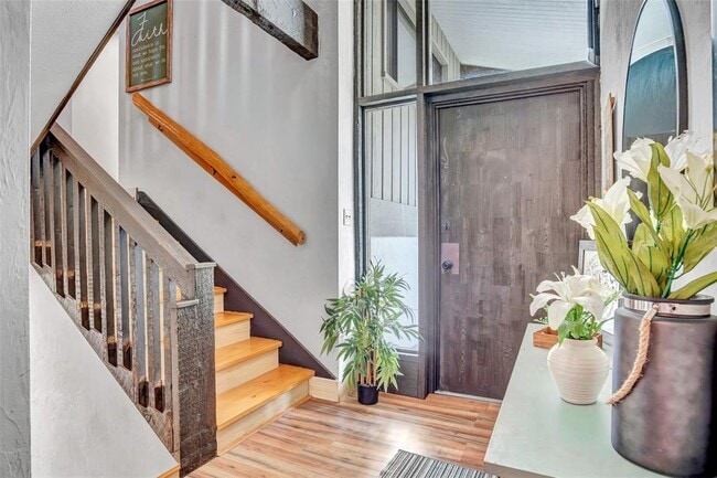 Building Photo - 4 Nottingham Way