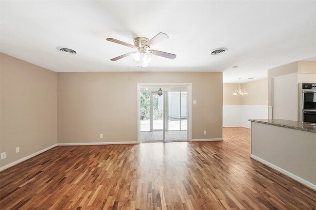 Building Photo - 4406 Rosebay Dr