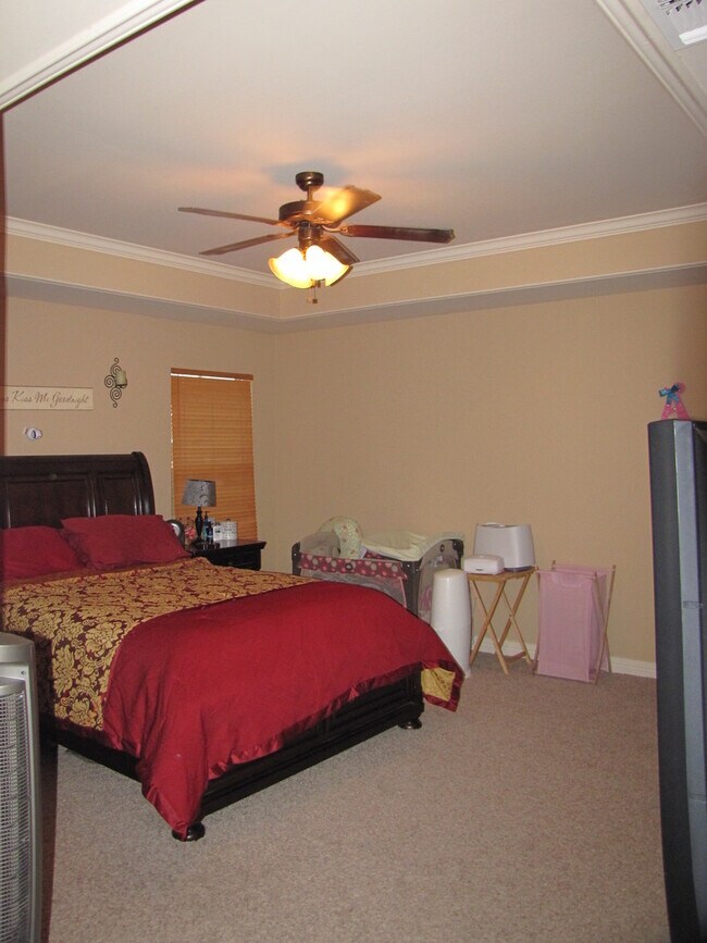 Building Photo - Savannah Place Beauty