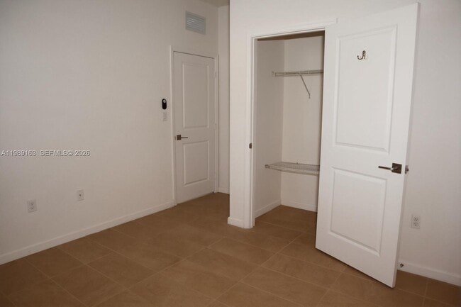 Building Photo - 27440 SW 135th Ave Rd