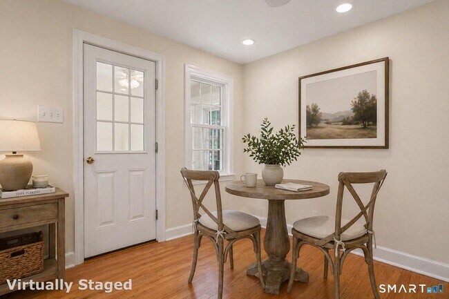 Building Photo - 32 Crescent Dr