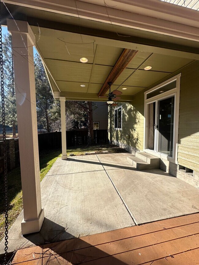 Building Photo - Comfortable Bend Living – 3 Bedroom Home with Spacious Bonus Room!