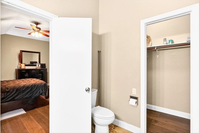 Building Photo - 2230 Howell Ave