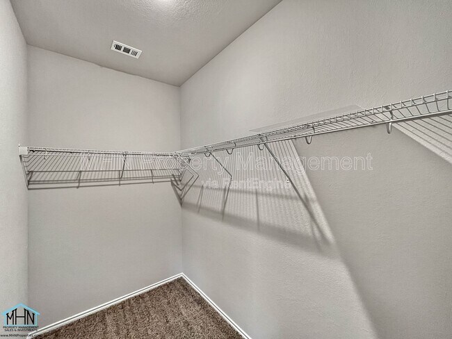 Building Photo - 1200 Legend Pass