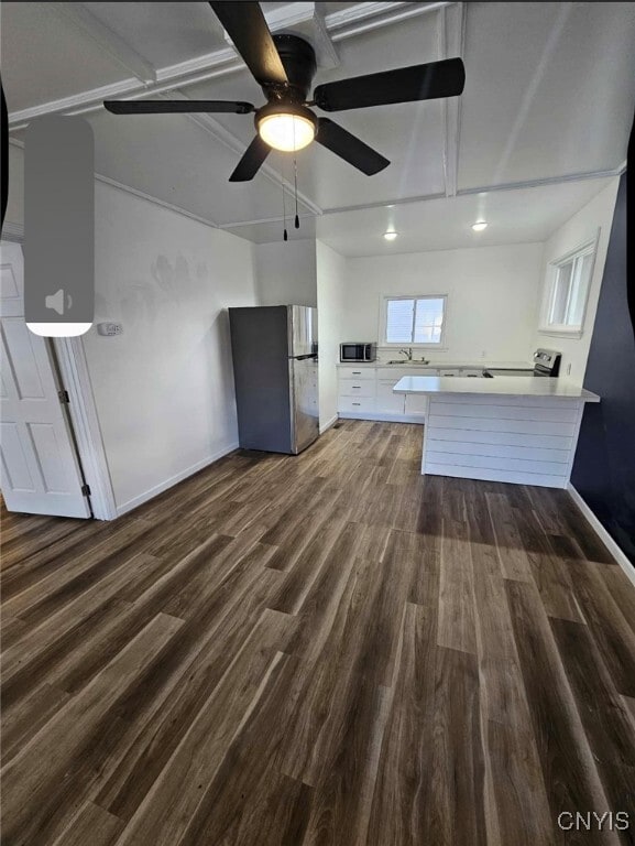 Building Photo - 123 N School St