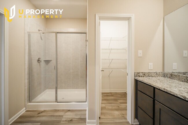 Building Photo - 1817 Dahlia Way