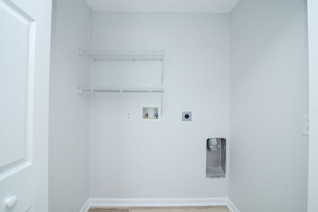 Building Photo - 1101 Scheidel Ct