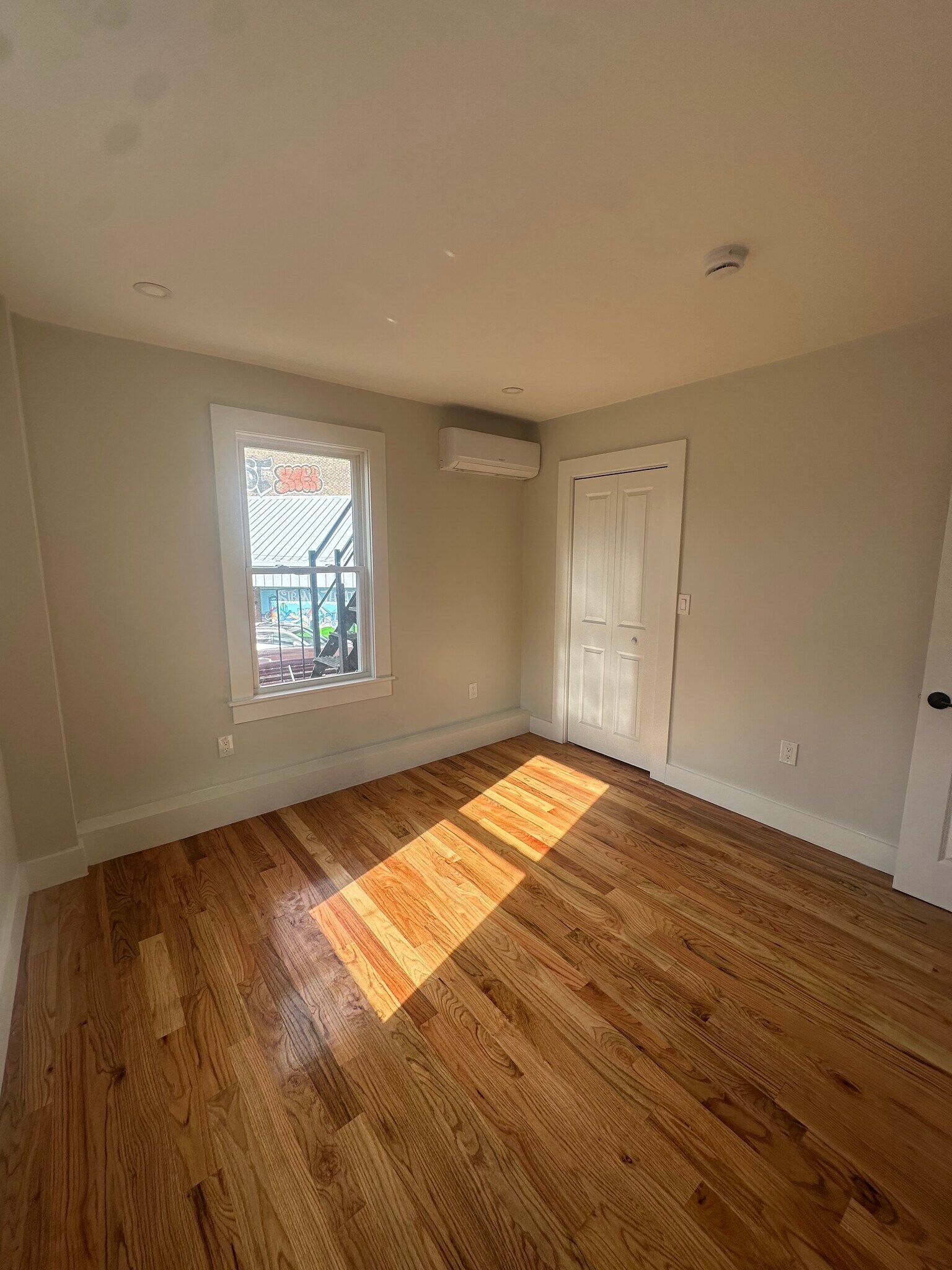 Building Photo - 4 Upham Ave