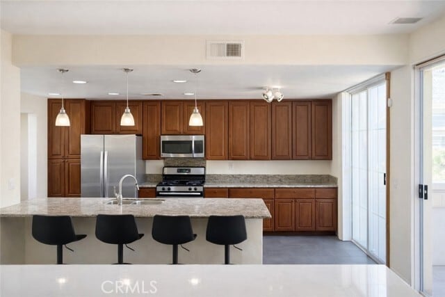 Building Photo - 2100 Camellia Ln