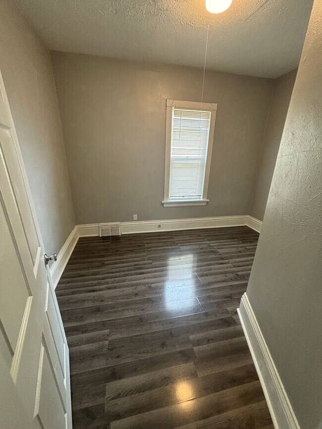 Building Photo - 2146 N 35th St