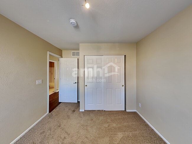 Building Photo - 4892 Waldenwood Dr