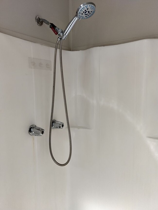 Building Photo - 7604 Bellehaven Dr