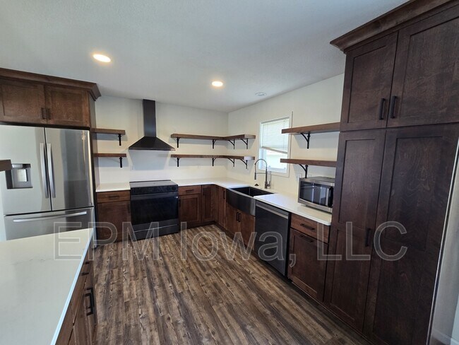 Building Photo - 1138 White Ivy Pl NE