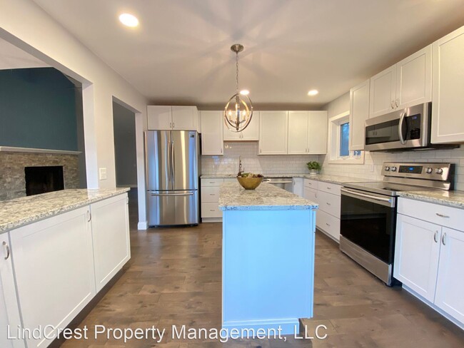 Building Photo - 1301 Glendale Gardens Dr