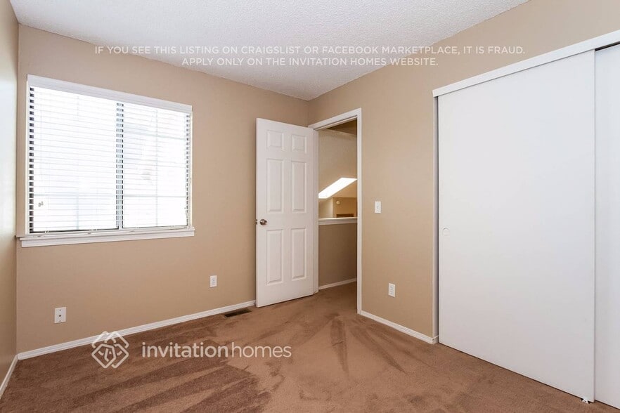 Building Photo - 575 Longfellow Ln