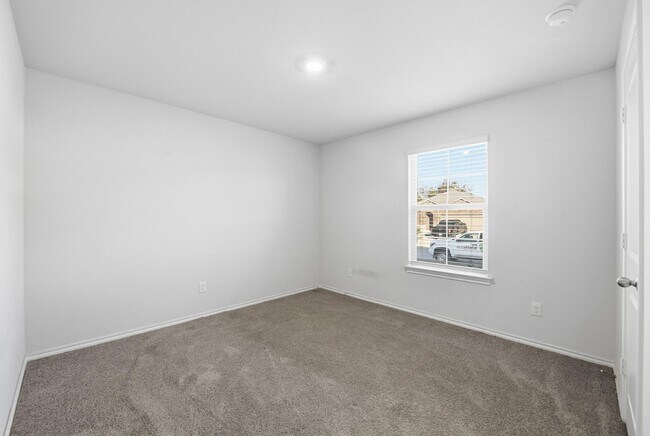 Building Photo - 4 bedroom home in Springtown, Texas