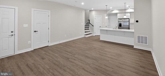 Building Photo - 2542 VERONA Pl