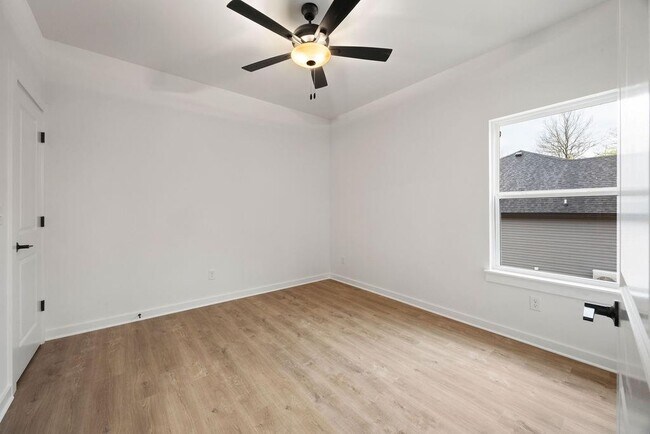 Building Photo - 40 Banff Dr