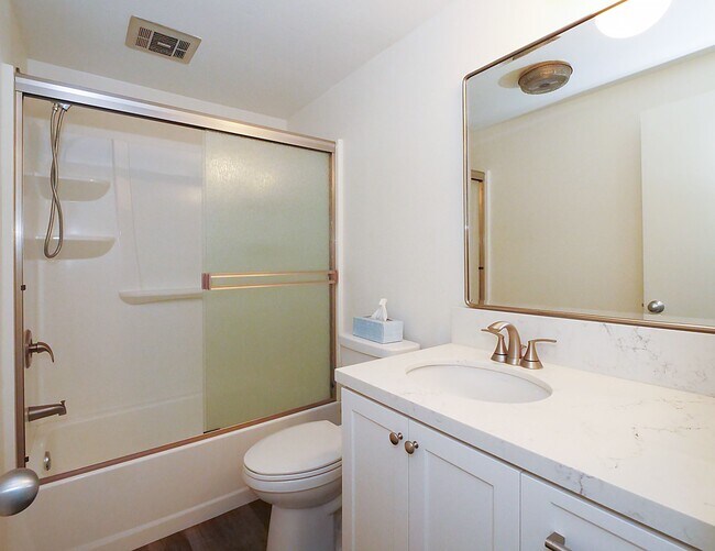 Building Photo - 405 2nd St