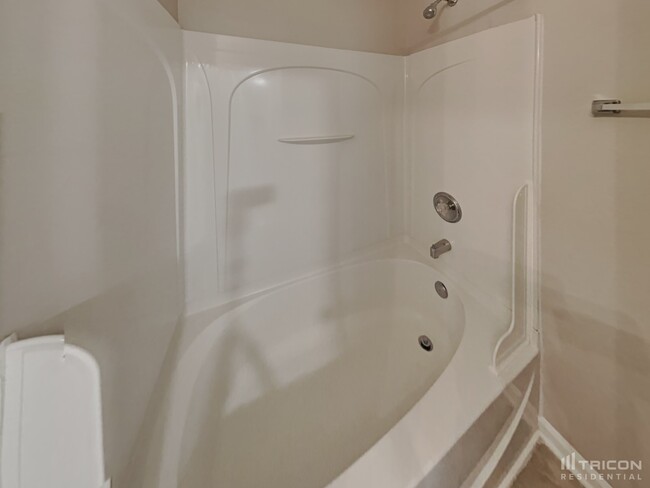 Building Photo - 2416 Smugglers Ct