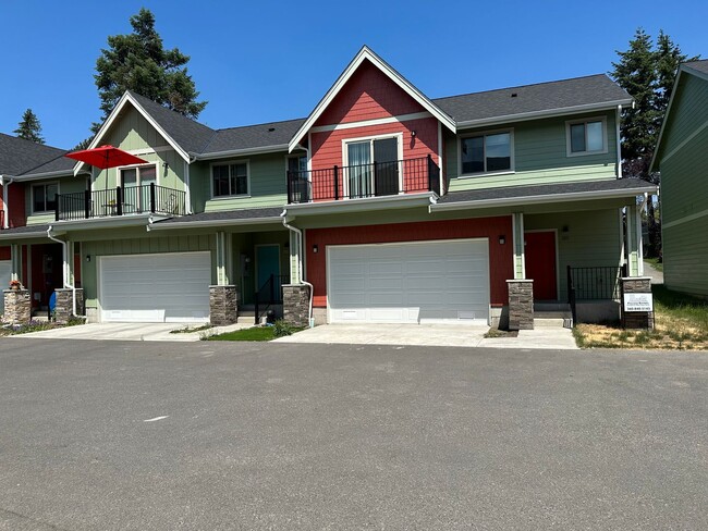 Primary Photo - 3 bedroom, 2.5 bath in Downtown Ferndale