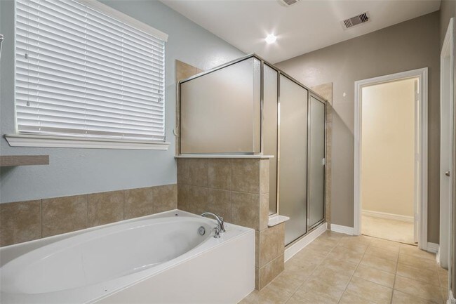 Building Photo - 9964 Ash Creek Ct
