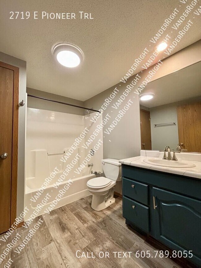 Building Photo - 2719 E Pioneer Trail