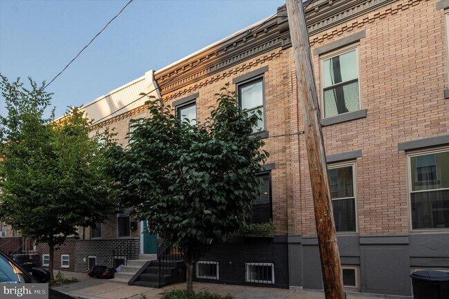 Building Photo - 1645 S Orkney St