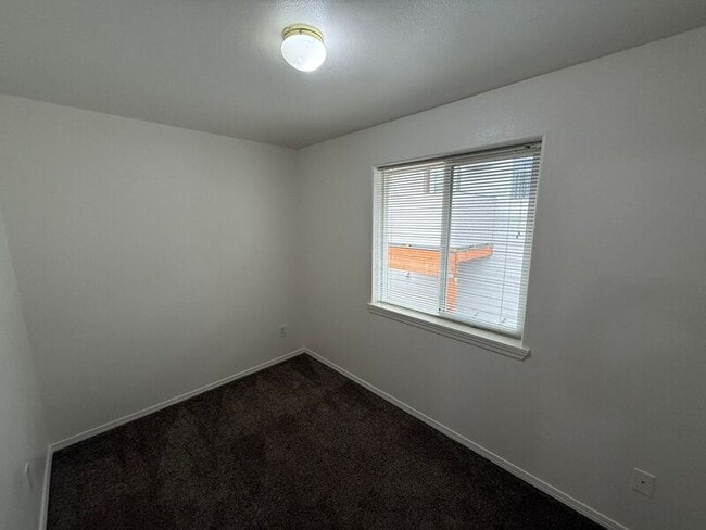 Building Photo - 4342 Ward Pl NE