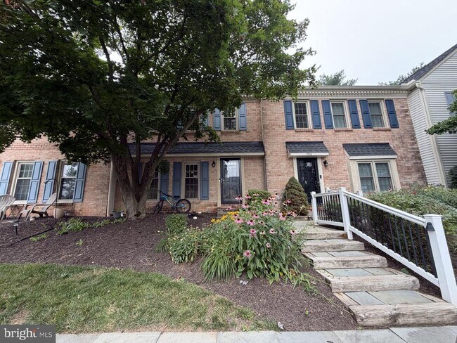 Building Photo - 705 Shippen Dr