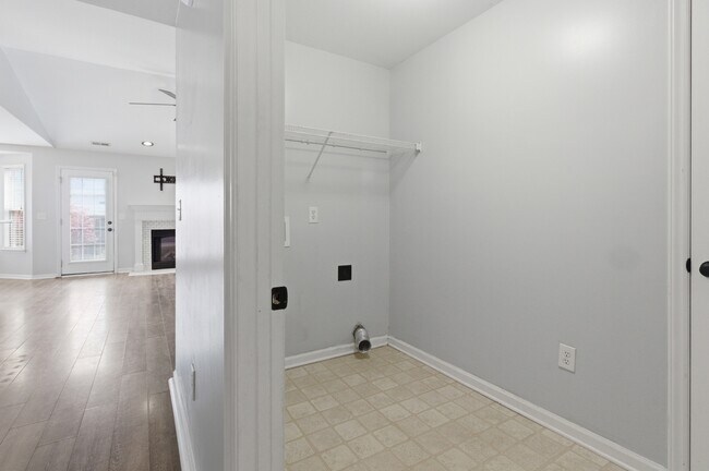 Building Photo - 127 Bermuda View