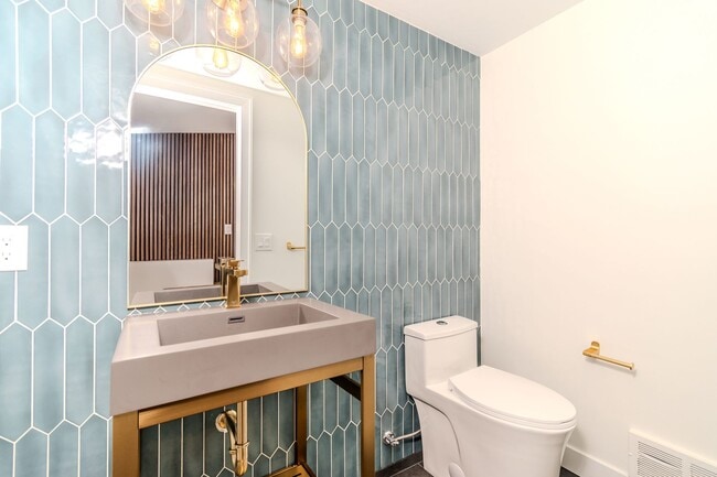 Building Photo - Charming & Updated 3-Bedroom Home for Lease in Birmingham