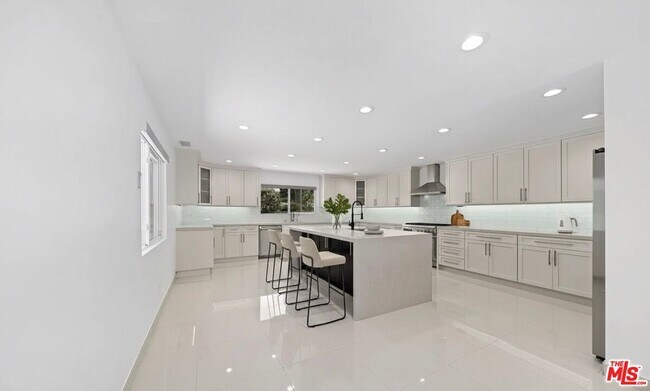 Building Photo - 6243 Berquist Ave