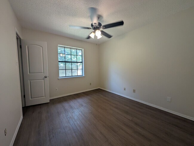 Building Photo - Remodeled Home in Pleasant Grove!
