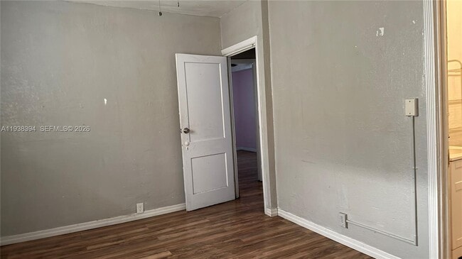 Building Photo - 225 N K St