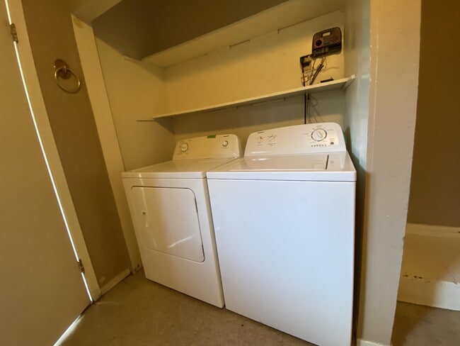 Building Photo - 668 Santa Coleta Ct