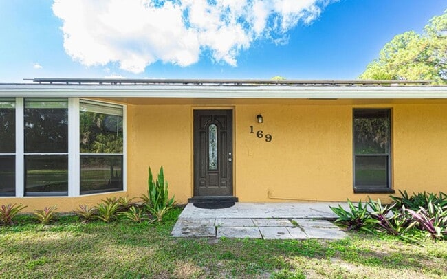 Building Photo - 169 Armadillo Way