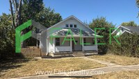 Building Photo - Spacious Belmont Home with Garage and Fenc...