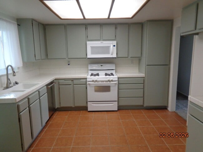 Building Photo - Cute and Clean One-Story West Lancaster Home Offering 1134 sq. ft. and RV Parking