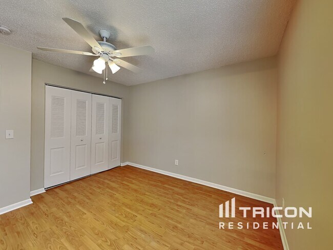 Building Photo - 8234 Vassar Cir